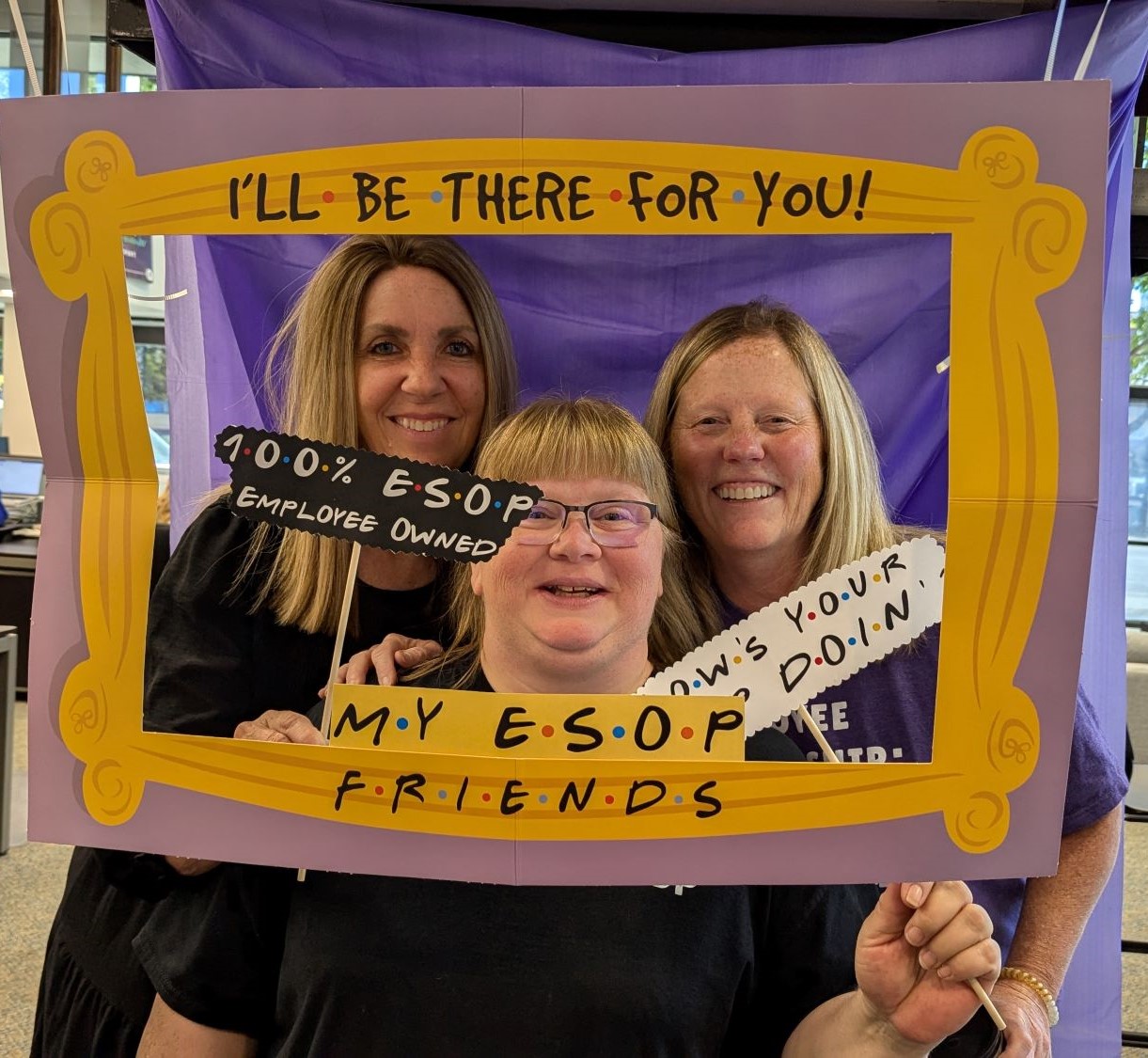 Folience employees with Friends props